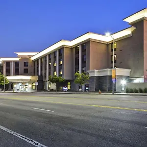 3* Отель Hampton & Angeles Airport