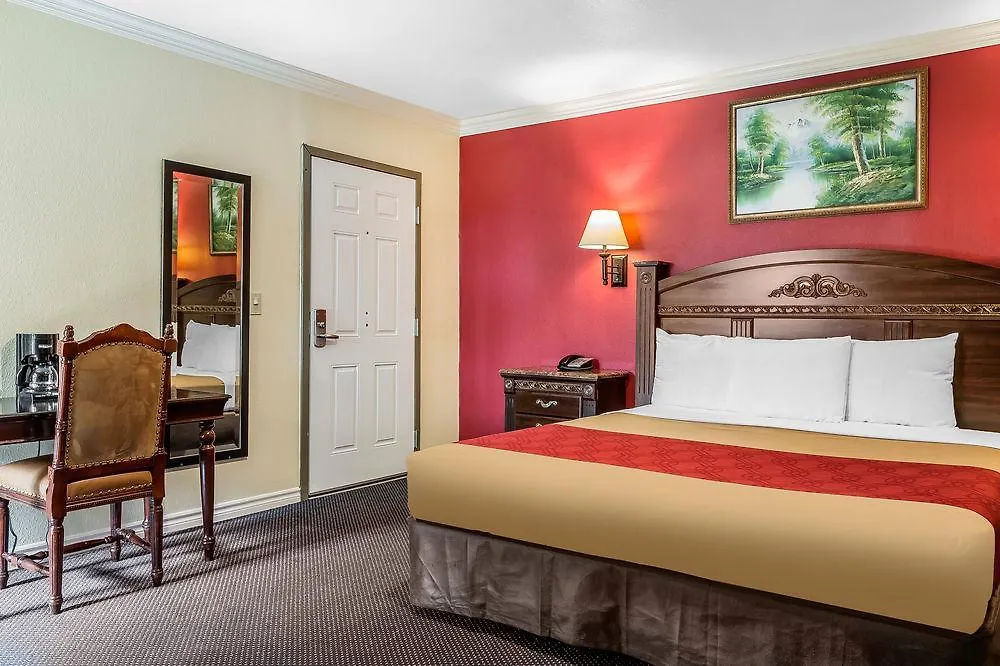 Econo Lodge Long Beach I-405 2*,  США